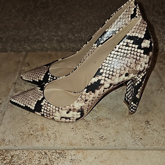 Aldo Snakeskin Pattern Heels - Picture 2 of 3